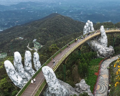Vietnamgoldenbridgeslider